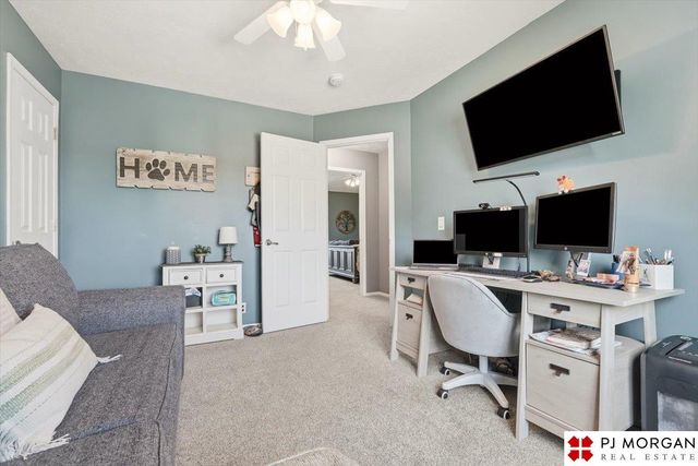822 Clearwater Drive, Papillion, NE 68046