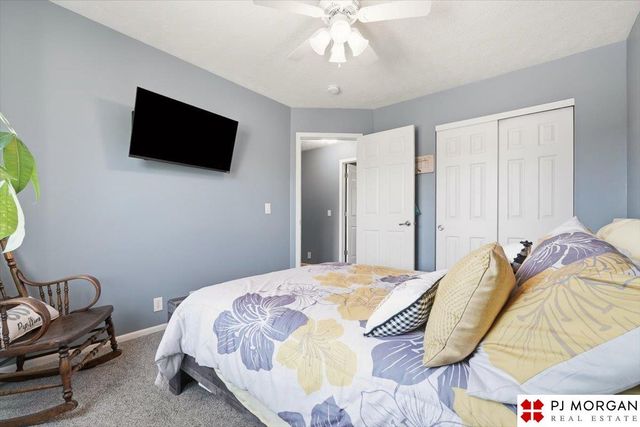 822 Clearwater Drive, Papillion, NE 68046