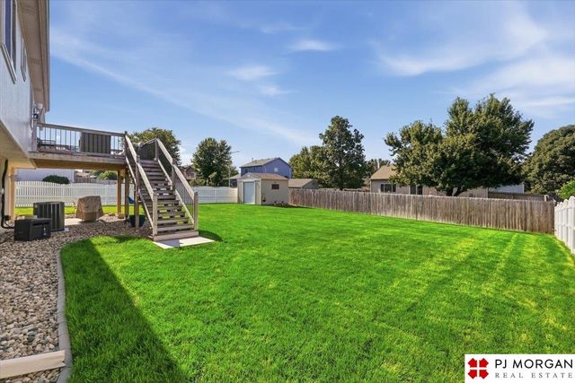 822 Clearwater Drive, Papillion, NE 68046
