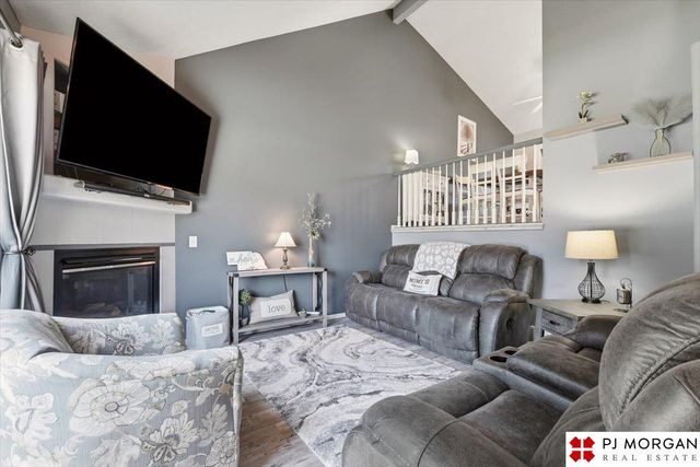 822 Clearwater Drive, Papillion, NE 68046
