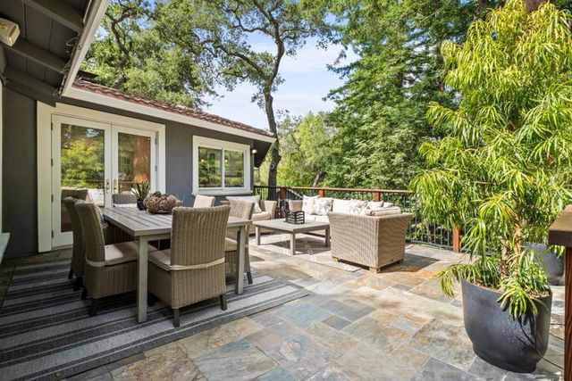 25 Woodhue Court, Redwood City, CA 94062