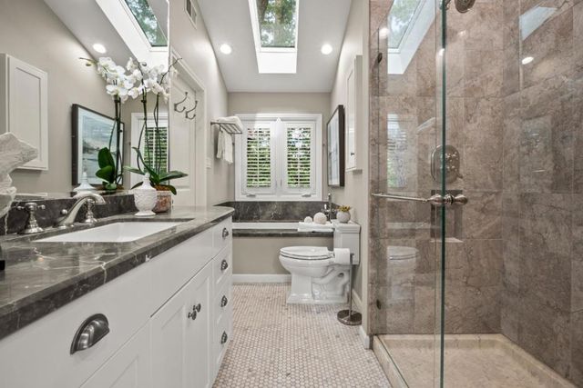 25 Woodhue Court, Redwood City, CA 94062