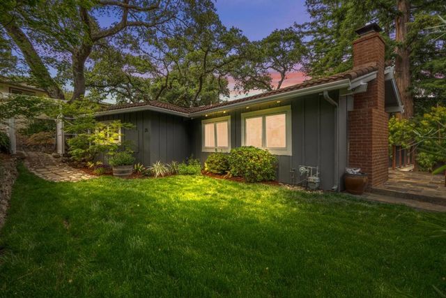 25 Woodhue Court, Redwood City, CA 94062