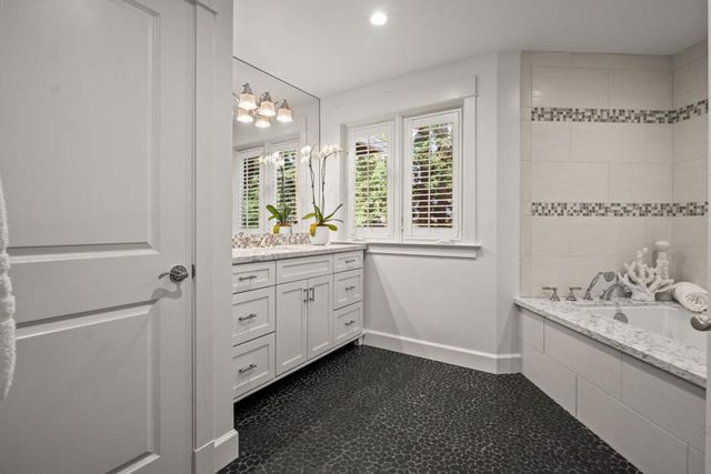 25 Woodhue Court, Redwood City, CA 94062