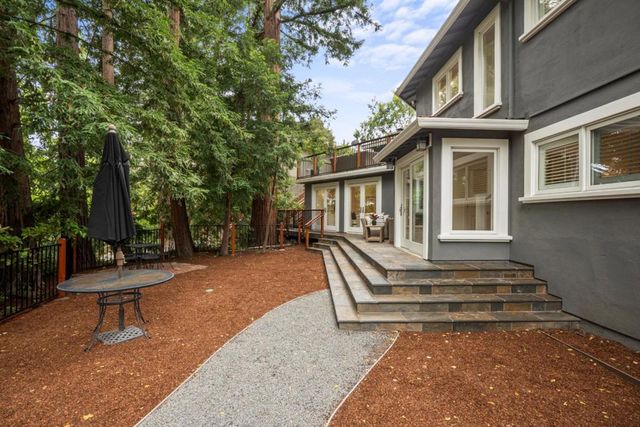 25 Woodhue Court, Redwood City, CA 94062