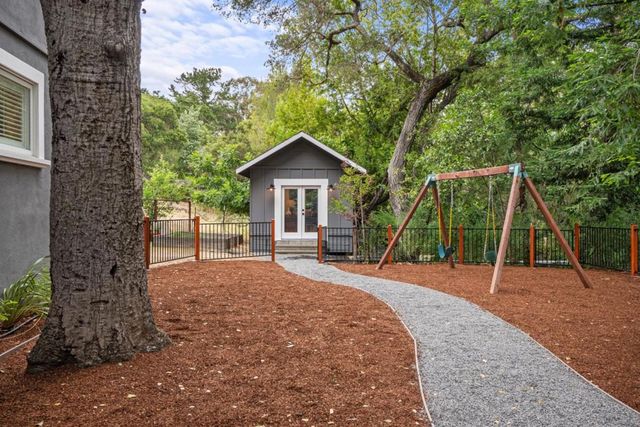 25 Woodhue Court, Redwood City, CA 94062