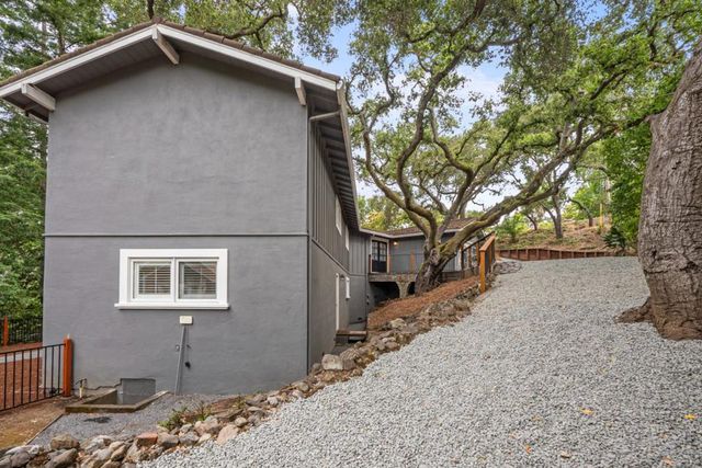 25 Woodhue Court, Redwood City, CA 94062