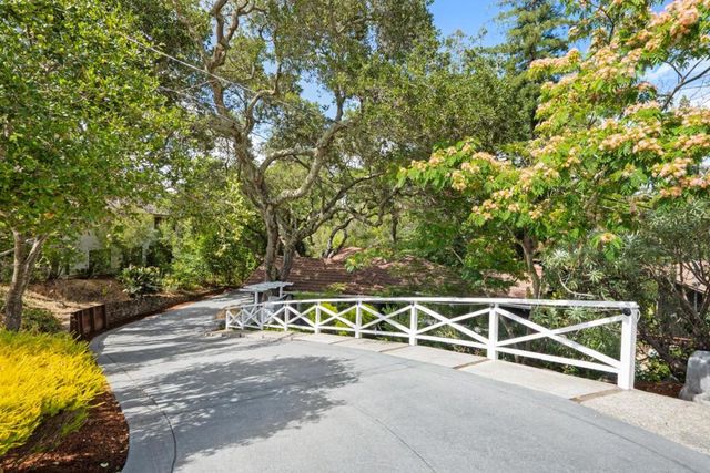 25 Woodhue Court, Redwood City, CA 94062