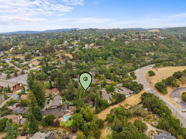 25 Woodhue Court, Redwood City, CA 94062