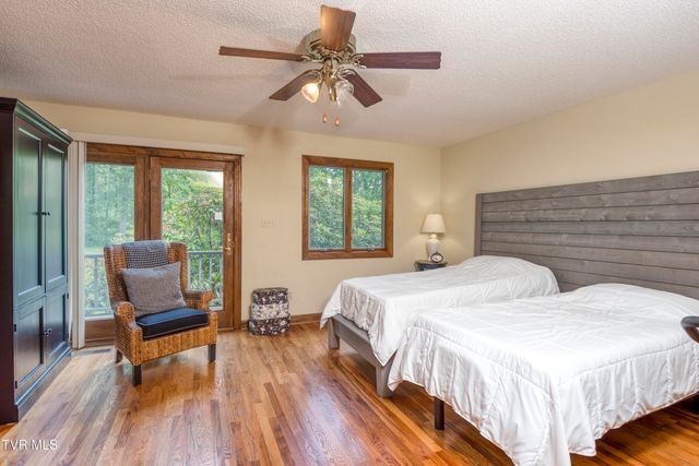 14346 White Top View, Abingdon, VA 24210