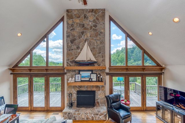 14346 White Top View, Abingdon, VA 24210