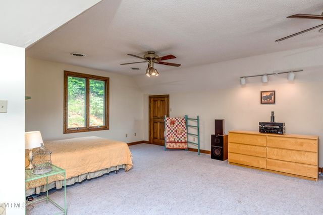 14346 White Top View, Abingdon, VA 24210