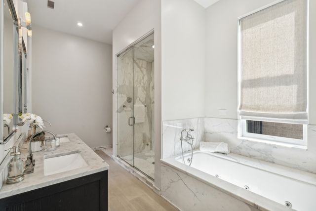 545 W Dickens Avenue, Chicago, IL 60614