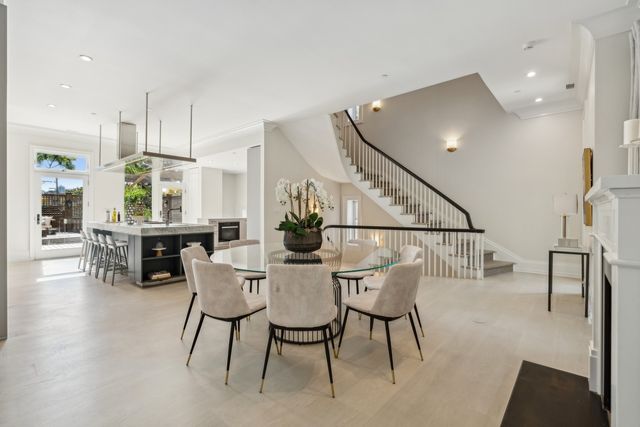 545 W Dickens Avenue, Chicago, IL 60614