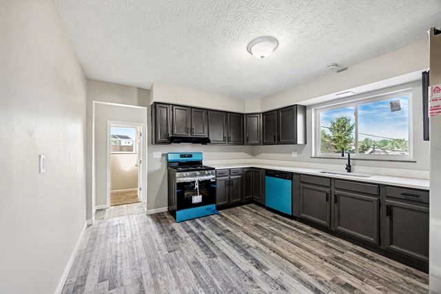 1 Ridgeview Avenue, Florence, KY 41042