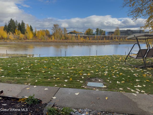 720 N Third AVE, APT 9, Sandpoint, ID 83864