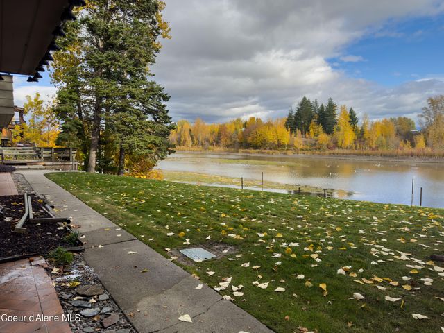 720 N Third AVE, APT 9, Sandpoint, ID 83864