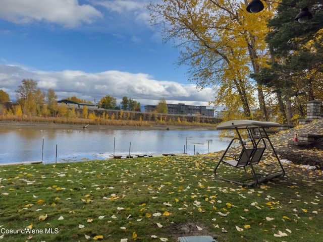 720 N Third AVE, APT 9, Sandpoint, ID 83864