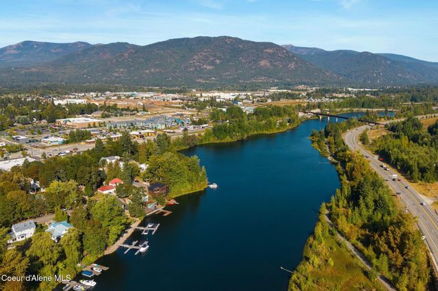 720 N Third AVE, APT 9, Sandpoint, ID 83864