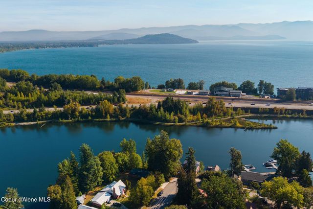 720 N Third AVE, APT 9, Sandpoint, ID 83864