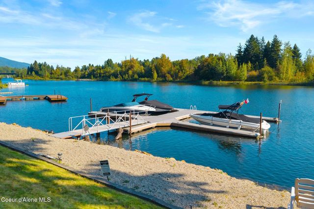 720 N Third AVE, APT 9, Sandpoint, ID 83864