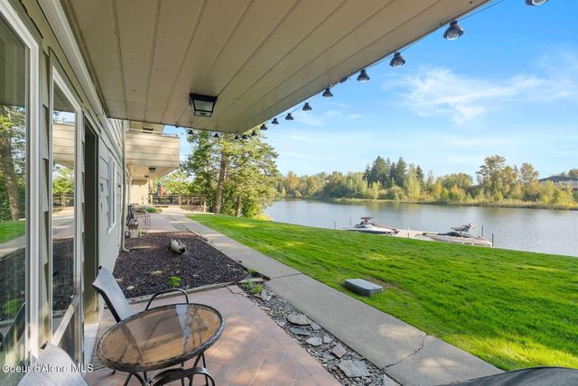 720 N Third AVE, APT 9, Sandpoint, ID 83864