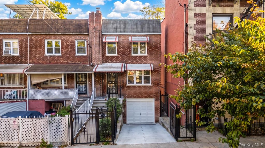 946 E 215th Street, Bronx, NY 10469 — exterior