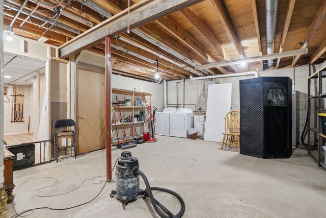 1503 W 46TH Place, Davenport, IA 52806
