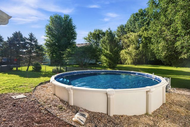 1503 W 46TH Place, Davenport, IA 52806