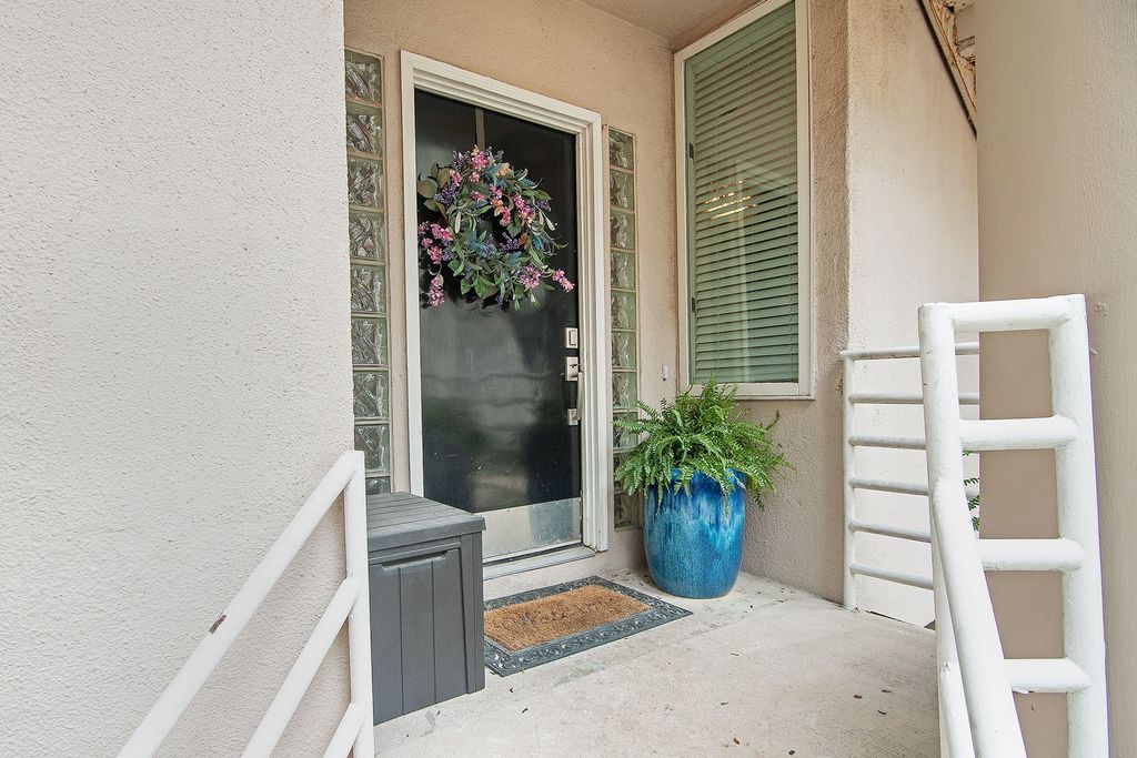 4040 Avondale Avenue 302, Dallas, TX 75219