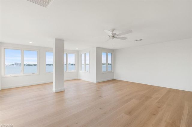 1535 Dolphin LN, Naples, FL 34102