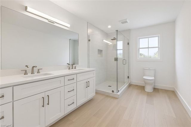 1535 Dolphin LN, Naples, FL 34102