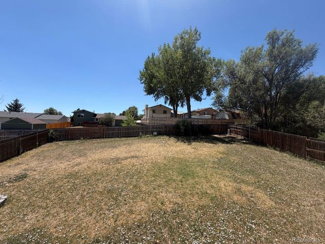 6940 Grand Valley Drive, Colorado Springs, CO 80911