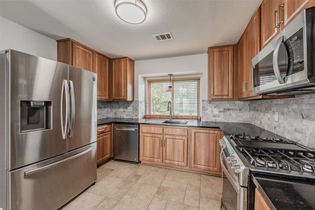 4134 Woodland Court, Grapevine, TX 76051