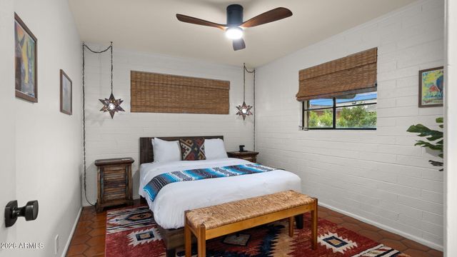 6950 E EARLL Drive, Scottsdale, AZ 85251