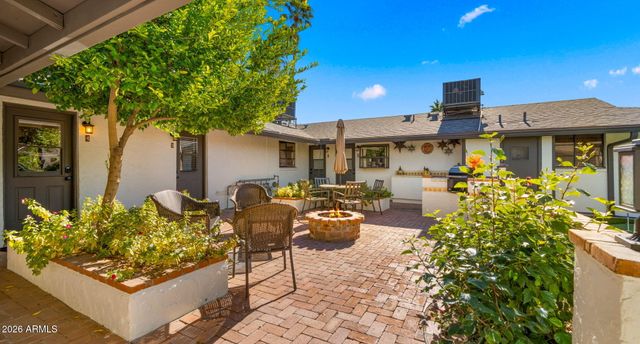 6950 E EARLL Drive, Scottsdale, AZ 85251