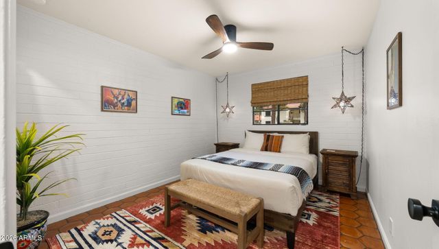 6950 E EARLL Drive, Scottsdale, AZ 85251