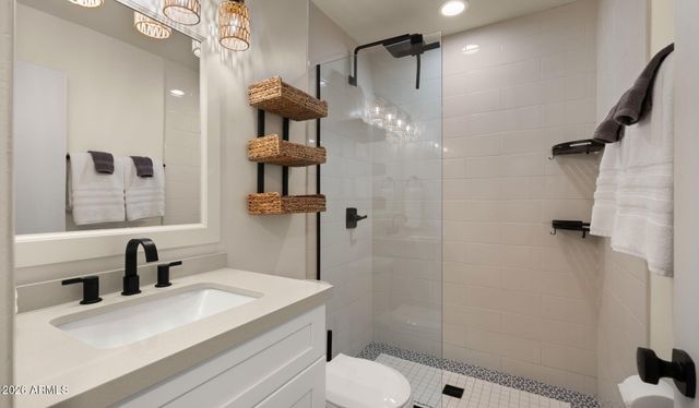 6950 E EARLL Drive, Scottsdale, AZ 85251