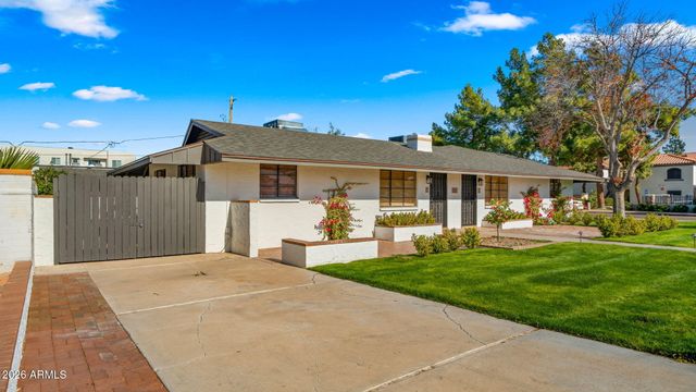 6950 E EARLL Drive, Scottsdale, AZ 85251