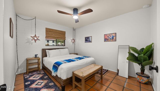 6950 E EARLL Drive, Scottsdale, AZ 85251