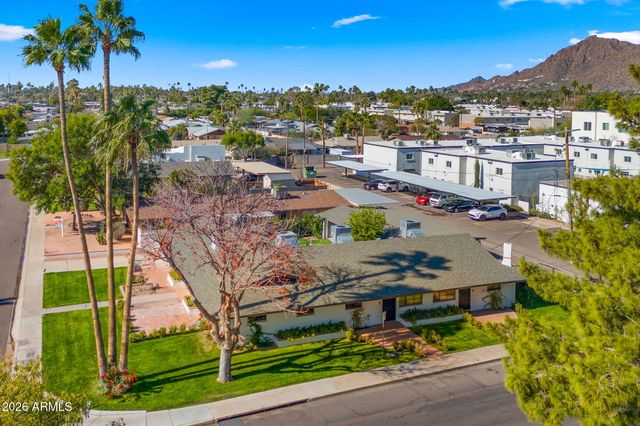 6950 E EARLL Drive, Scottsdale, AZ 85251