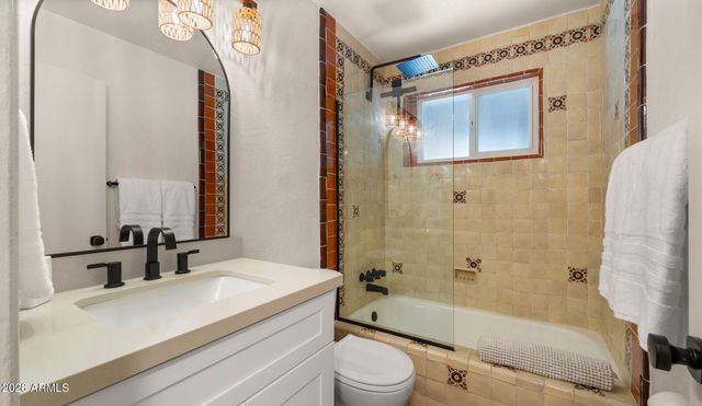 6950 E EARLL Drive, Scottsdale, AZ 85251