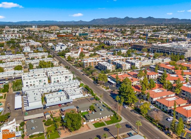 6950 E EARLL Drive, Scottsdale, AZ 85251