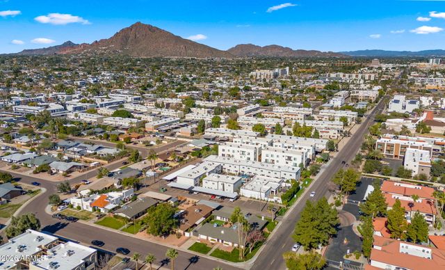 6950 E EARLL Drive, Scottsdale, AZ 85251