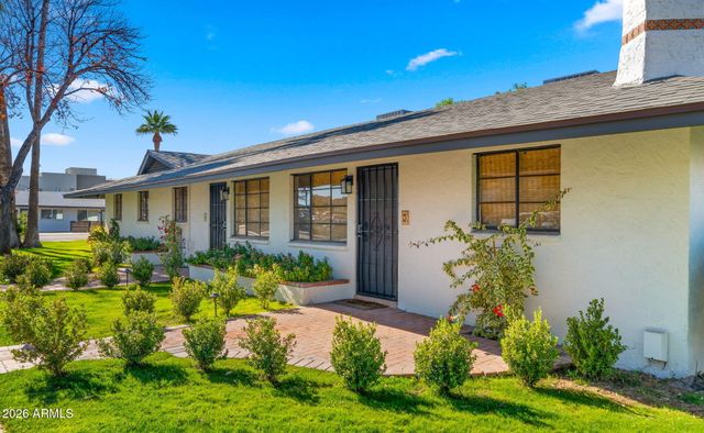 6950 E EARLL Drive, Scottsdale, AZ 85251