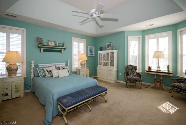 5 Slate Ct, Woodland Park, NJ 07424