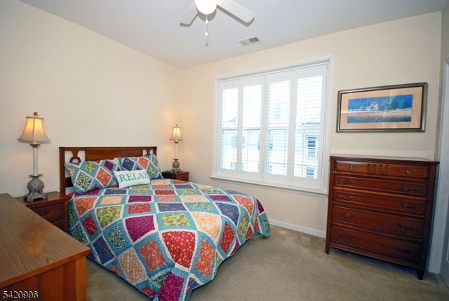 5 Slate Ct, Woodland Park, NJ 07424