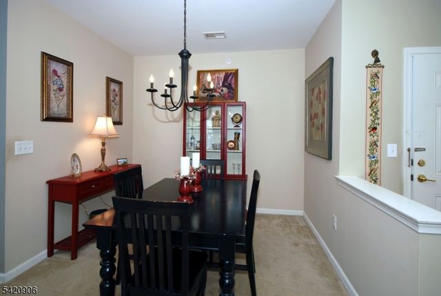 5 Slate Ct, Woodland Park, NJ 07424