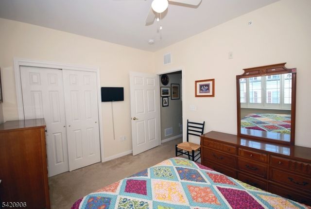 5 Slate Ct, Woodland Park, NJ 07424