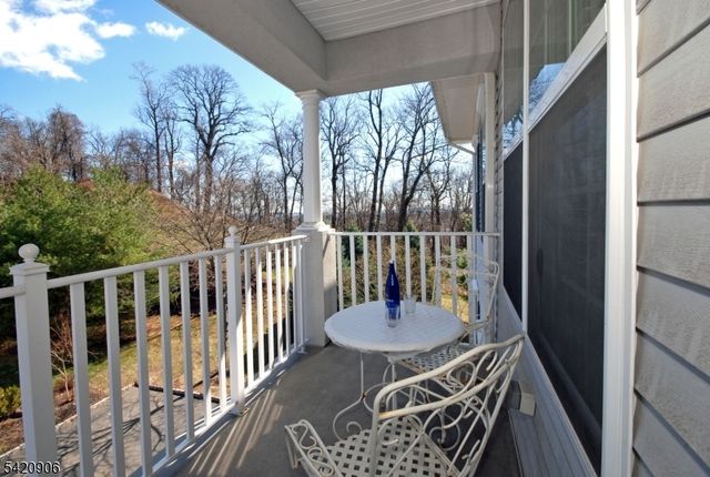 5 Slate Ct, Woodland Park, NJ 07424